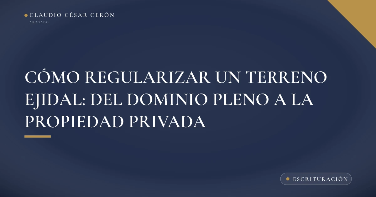 Terreno rural con una parcela delimitada y documentos agrarios sobre una mesa