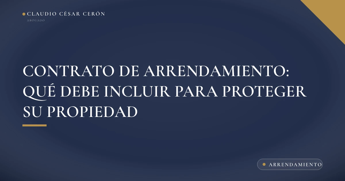 Contrato de arrendamiento de una vivienda junto a un juego de llaves sobre una mesa